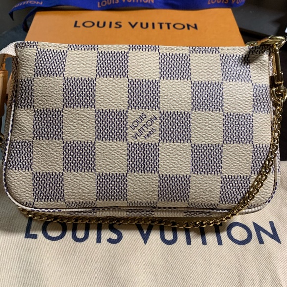 **SOLD** Louis Vuitton Damier Azur Mini Pouchette - Picture 2 of 8